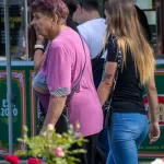 Тату цветок розы на левой руке девушки - Уличная тату (street tattoo) № 14–210821 3