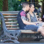 Тату цветы у девушки на ноге, тату орел у парня на плече - Уличная тату (street tattoo) № 14–210821 2