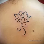 Фото женской тату лотос 07.08.2021 №007 - female tattoo lotus - tatufoto.com