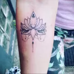 Фото рисунка тату с лотосом 07.08.2021 №032 - lotus tattoo - tatufoto.com