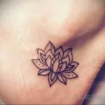 Фото тату лотос маленькая 07.08.2021 №006 - small lotus tattoo - tatufoto.com