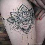 Фото тату лотос на бедре 07.08.2021 №004 - lotus tattoo on thigh - tatufoto.com