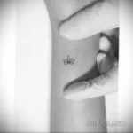 Фото тату лотос на запястье 07.08.2021 №031 - lotus tattoo on wrist - tatufoto.com