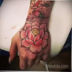 Фото тату лотос на руке 07.08.2021 №022 - lotus tattoo on hand - tatufoto.com