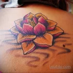 Фото тату лотос на спине 07.08.2021 №006 - lotus tattoo on back - tatufoto.com