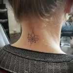 Фото тату лотос на шее 07.08.2021 №024 - lotus tattoo on neck - tatufoto.com