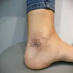 Фото тату лотос на щиколотке 07.08.2021 №004 - lotus tattoo on ankle - tatufoto.com