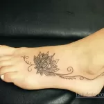 Фото тату лотос на щиколотке 07.08.2021 №005 - lotus tattoo on ankle - tatufoto.com