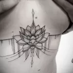 Фото тату лотоса на животе 07.08.2021 №005 - lotus tattoo on stomach - tatufoto.com