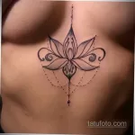 Фото тату лотоса на животе 07.08.2021 №022 - lotus tattoo on stomach - tatufoto.com