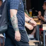 Цветная тату с осьминогом на правой руке парня - Уличная тату (street tattoo) № 14–210821 4