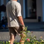 Цветная тату с черепом маори на руке парня - Уличная тату (street tattoo) № 14–210821 11