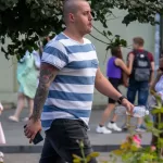 Цветной тату рукав с маской и карпом на правой руке парня - Уличная тату (street tattoo) № 14–210821 7