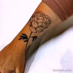 Фото пример рисунка тату цветок пион 16,10,2021 - №0012 - peony tattoo - tatufoto.com