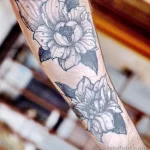 Фото пример рисунка тату цветок пион 16,10,2021 - №0189 - peony tattoo - tatufoto.com