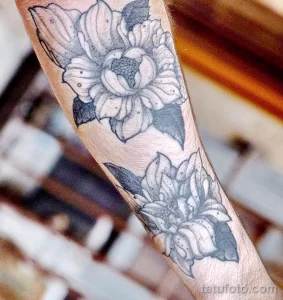 Фото пример рисунка тату цветок пион 16,10,2021 - №0189 - peony tattoo - tatufoto.com