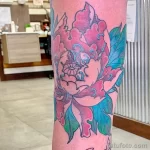 Фото пример рисунка тату цветок пион 16,10,2021 - №0227 - peony tattoo - tatufoto.com