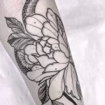 Фото пример рисунка тату цветок пион 16,10,2021 - №0696 - peony tattoo - tatufoto.com
