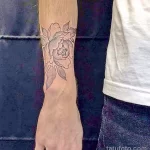 Фото пример рисунка тату цветок пион 16,10,2021 - №0787 - peony tattoo - tatufoto.com