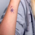 Фото тату снежинка 30,11,2021 - №0005 - snowflake tattoo - tatufoto.com