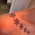 Фото тату снежинка 30,11,2021 - №0008 - snowflake tattoo - tatufoto.com