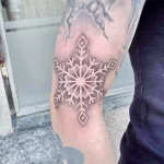 Фото тату снежинка 30,11,2021 - №0016 - snowflake tattoo - tatufoto.com