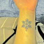 Фото тату снежинка 30,11,2021 - №0032 - snowflake tattoo - tatufoto.com
