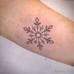 Фото тату снежинка 30,11,2021 - №0048 - snowflake tattoo - tatufoto.com