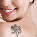 Фото тату снежинка 30,11,2021 - №0059 - snowflake tattoo - tatufoto.com