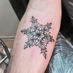 Фото тату снежинка 30,11,2021 - №0061 - snowflake tattoo - tatufoto.com
