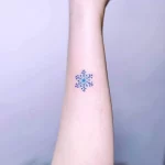 Фото тату снежинка 30,11,2021 - №0066 - snowflake tattoo - tatufoto.com