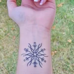 Фото тату снежинка 30,11,2021 - №0088 - snowflake tattoo - tatufoto.com