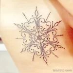 Фото тату снежинка 30,11,2021 - №0092 - snowflake tattoo - tatufoto.com