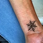 Фото тату снежинка 30,11,2021 - №0097 - snowflake tattoo - tatufoto.com