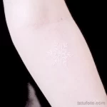 Фото тату снежинка 30,11,2021 - №0103 - snowflake tattoo - tatufoto.com