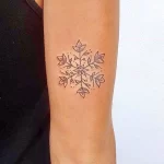 Фото тату снежинка 30,11,2021 - №0104 - snowflake tattoo - tatufoto.com
