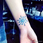 Фото тату снежинка 30,11,2021 - №0112 - snowflake tattoo - tatufoto.com