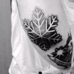 Фото тату снежинка 30,11,2021 - №0113 - snowflake tattoo - tatufoto.com
