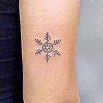 Фото тату снежинка 30,11,2021 - №0132 - snowflake tattoo - tatufoto.com