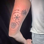 Фото тату снежинка 30,11,2021 - №0160 - snowflake tattoo - tatufoto.com