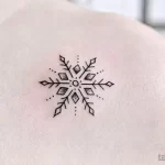Фото тату снежинка 30,11,2021 - №0167 - snowflake tattoo - tatufoto.com