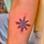 Фото тату снежинка 30,11,2021 - №0181 - snowflake tattoo - tatufoto.com