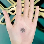 Фото тату снежинка 30,11,2021 - №0213 - snowflake tattoo - tatufoto.com