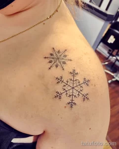 Фото тату снежинка 30,11,2021 - №0219 - snowflake tattoo - tatufoto.com