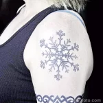 Фото тату снежинка 30,11,2021 - №0220 - snowflake tattoo - tatufoto.com