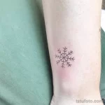 Фото тату снежинка 30,11,2021 - №0243 - snowflake tattoo - tatufoto.com