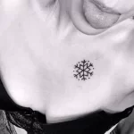 Фото тату снежинка 30,11,2021 - №0286 - snowflake tattoo - tatufoto.com