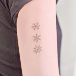 Фото тату снежинка 30,11,2021 - №0294 - snowflake tattoo - tatufoto.com