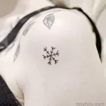 Фото тату снежинка 30,11,2021 - №0350 - snowflake tattoo - tatufoto.com
