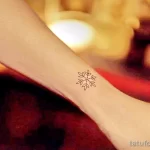 Фото тату снежинка 30,11,2021 - №0359 - snowflake tattoo - tatufoto.com